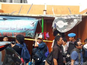 Toko Tempat 2 Terduga Teroris di Tangerang Dipasang Garis Polisi