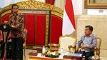 Presiden Jokowi Pimpin Rapat Kabinet di Istana Negara