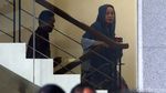 Istri Bupati Bengkulu Selatan, Heni Dirwan Tiba di Gedung KPK