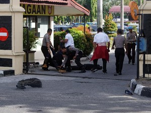 tvOne Tanggung Pengobatan Wartawannya yang Ditabrak Teroris
