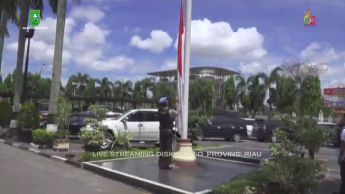 Diserang Teroris, Polda Riau Kibarkan Bendera Setengah Tiang
