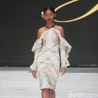 Fashion show koleksi terbaru Ivan Gunawan yang bertajuk Great Toba di Indonesia Fashion Week 2018, Jakarta Convention Center, Jakarta, Rabu [28/3/2018]. Foto: Mohammad Abduh/Wolipop