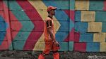 Warna-warni Tembok di Jalan Raya Cilincing