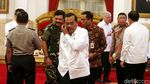 Presiden Jokowi Pimpin Rapat Kabinet di Istana Negara