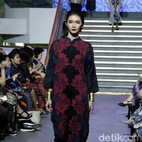 Fashion show koleksi busana Ramadan 2018 Alleira Batik bertema La Splendeur bertempat di Lamoda Cafe, Plaza Indonesia, Jakarta. Rabu [9/5/2018]. Foto: Mohammad Abduh/Wolipop