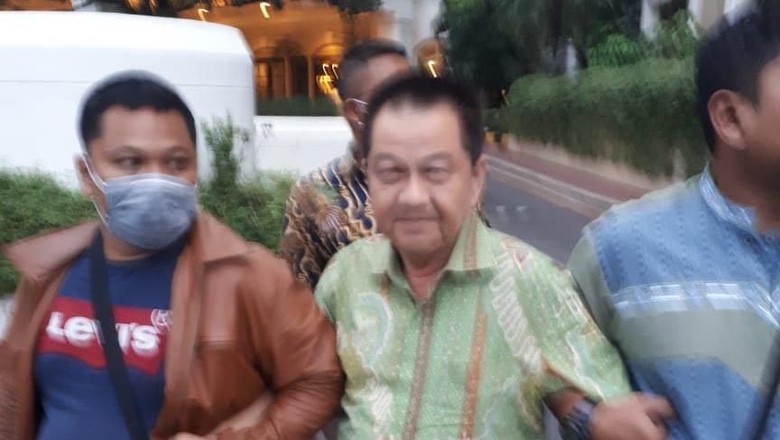 Kejari Jakbar Tangkap Buron Kasus Penipuan Miliaran Rupiah Kejari Jakbar Tangkap Buron Kasus Penipuan Miliaran Rupiah