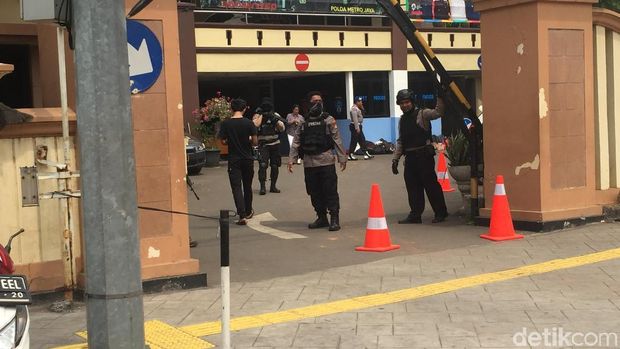 Petugas berjaga ketat