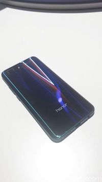 Kesan Pertama Menggenggam Honor 10 