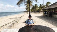 Bukan hanya destinasi mainstream, Sandhyca juga sudah sampai ke Rote di NTT (@sandhycaputrie/Instagram)