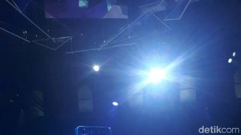 Indonesia disebut sebagai salah satu negara yang bisa merasakan kecantikan AI, tagline yang dikenakan Honor 10.  Foto: detikINET/Indah Mutiara Kami