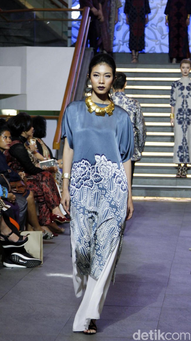 Fashion show koleksi busana Ramadan 2018 Alleira Batik bertema La Splendeur bertempat di Lamoda Cafe, Plaza Indonesia, Jakarta. Rabu [9/5/2018]. Foto: Mohammad Abduh/Wolipop