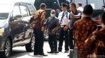 Kena OTT, Bupati Bengkulu Selatan Tiba di KPK