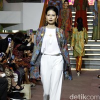 Fashion show koleksi busana Ramadan 2018 Alleira Batik bertema La Splendeur bertempat di Lamoda Cafe, Plaza Indonesia, Jakarta. Rabu [9/5/2018]. Foto: Mohammad Abduh/Wolipop