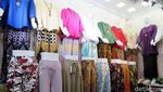 Pasar Tanah Abang Kebanjiran Baju Impor Asal China