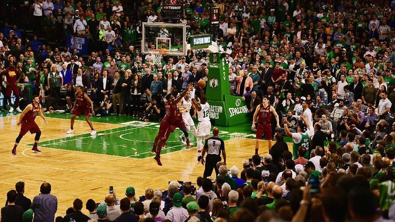LeBron 42 Poin, tapi Cavs Kalah Lagi di Boston LeBron 42 Poin, tapi Cavs Kalah Lagi di Boston