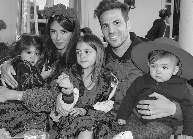 Buat Semaan, ini adalah pernikahannya yang kedua. Dari pernikahan pertamanya dia dikaruniai dua orang anak, Maria dan Joseph, yang juga hadir di acara tersebut. (Foto: Instagram/@daniellasemaan)