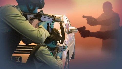 Ilustrasi penggerebekan teroris (insert) (Luthfy Syahban/detikcom)