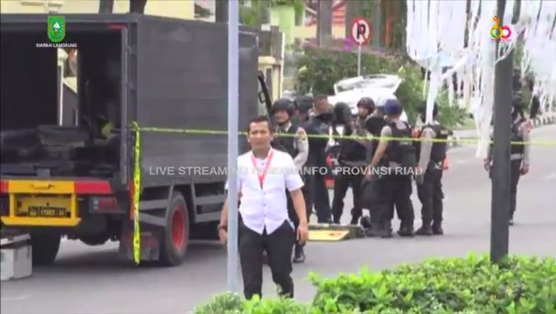 Teroris Penyerang Mapolda Riau Kelompok NII Terafiliasi ISIS Teroris Penyerang Mapolda Riau Kelompok NII Terafiliasi ISIS