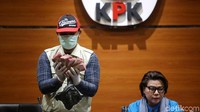 Uang suap itu berjumlah sekitar Rp 100 juta.