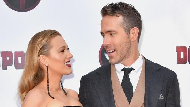 5 Pasangan Hollywood Ini Bukti Beda Usia Puluhan Tahun Bukan Halangan
