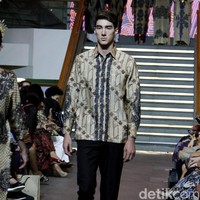 Fashion show koleksi busana Ramadan 2018 Alleira Batik bertema La Splendeur bertempat di Lamoda Cafe, Plaza Indonesia, Jakarta. Rabu [9/5/2018]. Foto: Mohammad Abduh/Wolipop