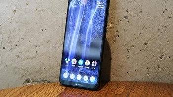 Ukuran layarnya 5,8 inch, resolusi Full HD+ dan aspek rasio 19:9. Foto: Sina Mobile