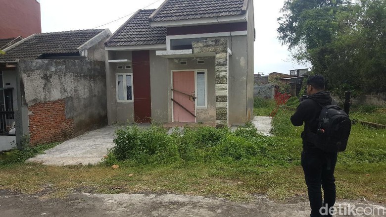 Baru 2 Bulan Ketua JAD Jatim Tempati Rumah Kontrakan Baru 2 Bulan Ketua JAD Jatim Tempati Rumah Kontrakan