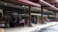 Lantai 1 Geylang Serai Market diperuntukkan sebagai tempat menjual bahan makanan segar. Ini bagian depan pasar yang menjual aneka bumbu dan rempah. Foto: dok. detikFood