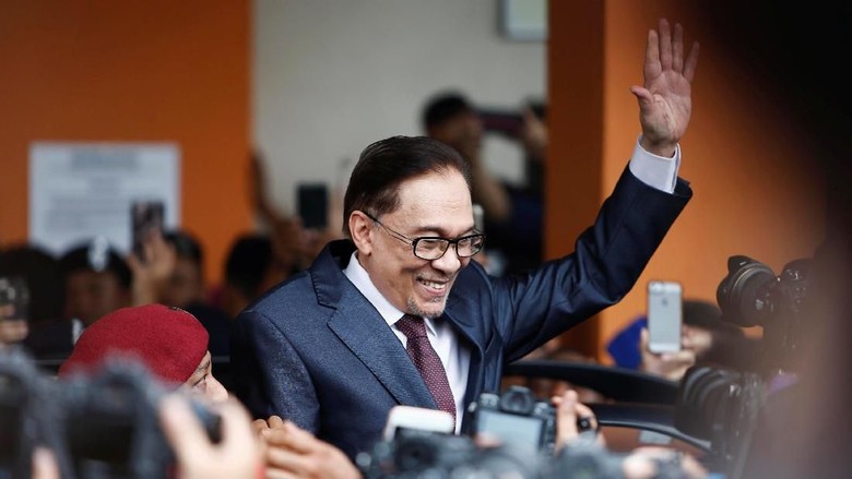 Dapat Pengampunan Penuh, Anwar Ibrahim Bebas Terjun ke Politik Dapat Pengampunan Penuh, Anwar Ibrahim Bebas Terjun ke Politik