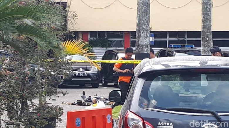Polisi Belum Bisa Pastikan Jumlah Teroris Penyerang Mapolda Riau Polisi Belum Bisa Pastikan Jumlah Teroris Penyerang Mapolda Riau