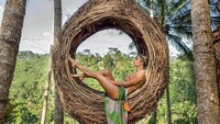 Bulan Maret lalu, mantan model Playboy Sara Underwood liburan ke Bali. Bali rupanya sangat berkesan di hati Sara. Meski sudah 2 bulan terlewat, tapi Sara masih suka mengunggah foto-foto liburannya di Bali. (Instagram/Sara Underwood)