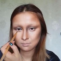 Transformasi He Yuhong menjadi Mona Lisa pun membuat tercengang siapapun yang melihatnya. Seperti menyaksikan Mona Lisa keluar dari lukisan dan jadi nyata. Foto: Dok. Bored Panda