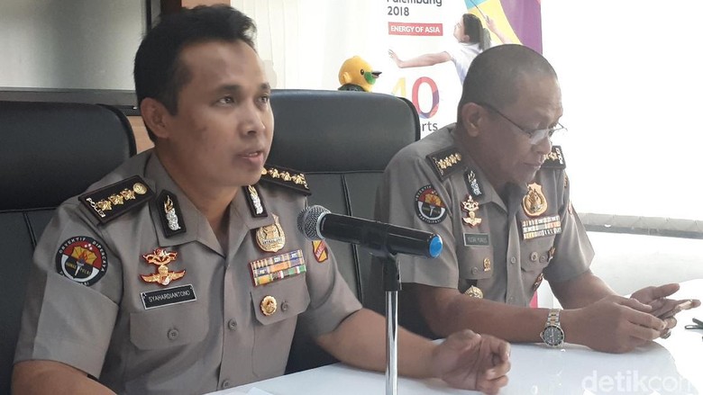 8 Ditangkap Pascateror di Polda Riau, Buku Jihad dan ISIS Disita 8 Ditangkap Pascateror di Polda Riau, Buku Jihad dan ISIS Disita