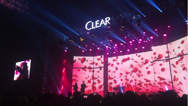 Penampilan Vidi Aldiano di Konser CLEAR Ayo! Indonesia Bisa (Foto: detikcom)