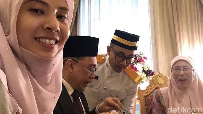 Momen Bahagia Bebasnya Anwar Ibrahim Dari Jeruji Besi
