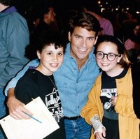 Star struck! Meghan Markle ketemu selebriti terkenal di zamannya, aktor Ted McGinley dari serial Married… With Children. (Foto: Istimewa)