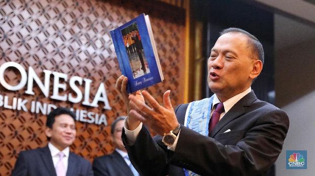 Agus Marto: Bankir, Menteri, Gubernur BI, & Komut 'Palugada'