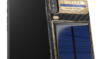 Karena ditanamkan langsung ke iPhone X, Caviar membanderolnya tak kurang dari USD 4.500 (Rp 63,3 juta) bagi iPhone X 64 GB dan USD 4.800 (Rp 67,5 juta) untuk versi 256 GB.  Foto: Caviar