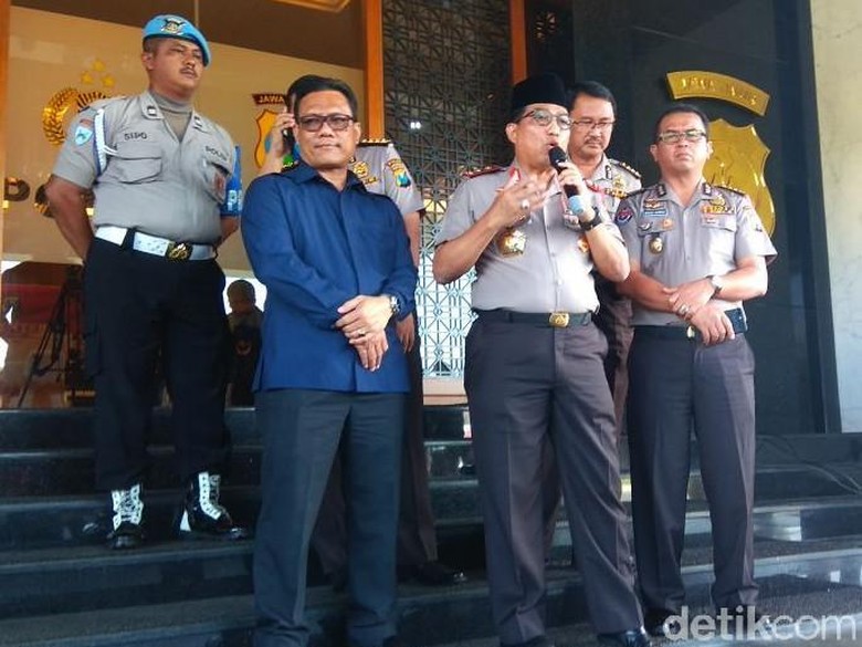Polisi Minta Pelaku Teroris Lain Menyerahkan Diri Polisi Minta Pelaku Teroris Lain Menyerahkan Diri