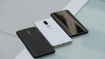 OnePlus hadir dalam 3 varian. Foto: Sina Mobile