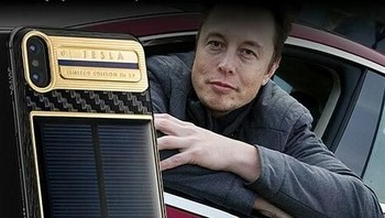 Terinspirasi dari Elon Musk, casing ini dinamai iPhone X Tesla, identik dengan salah satu perusahaan yang dipimpin pria berjuluk Iron Man itu  Foto: Caviar