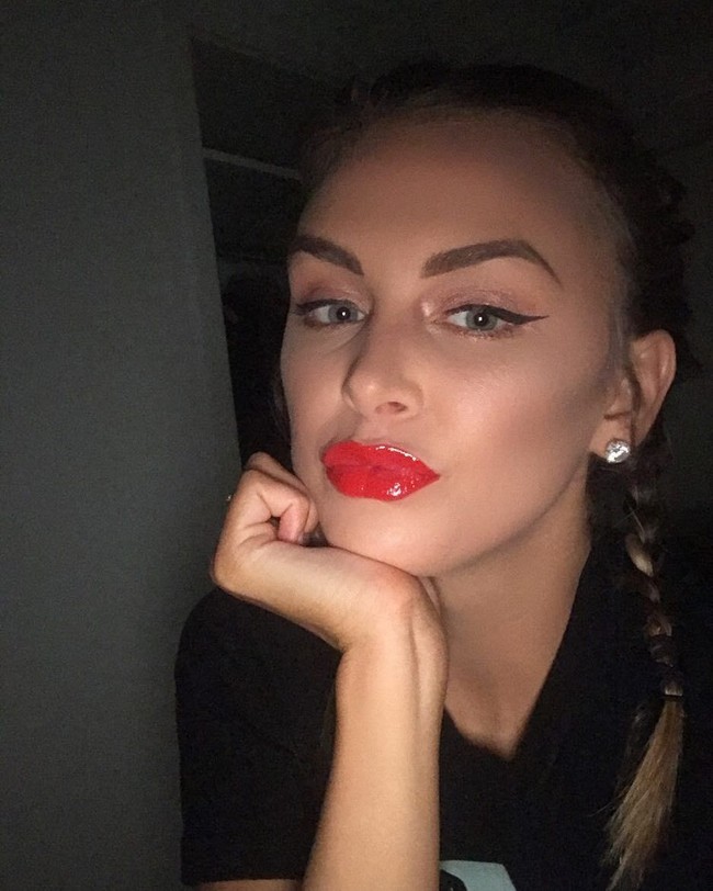 Namun hubungan keduanya tak berjalan mulus. Kendala datang dari mantan istri Randall yang mengaku bahwa mantan suaminya menjalin hubungan dengan Lala sebelum resmi bercerai.  Foto: Instagram