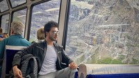 Berprofesi sebagai model dan aktor tidak menghambat dirinya untuk pergi jalan-jalan. (imranabbas.official/ Instagram)