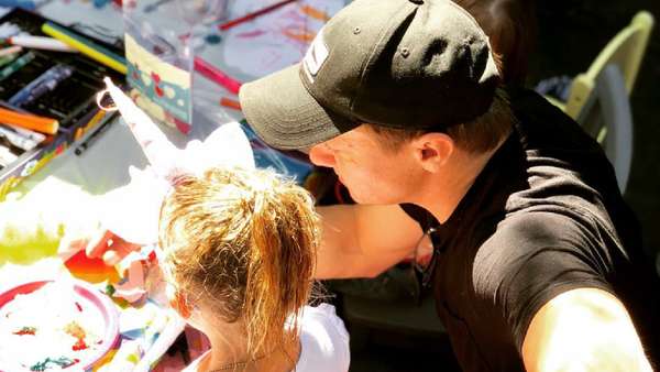 Tak Cuma di Film Avengers, Ini Bukti Jeremy Renner Sayang Anak Tak Cuma di Film Avengers, Ini Bukti Jeremy Renner Sayang Anak