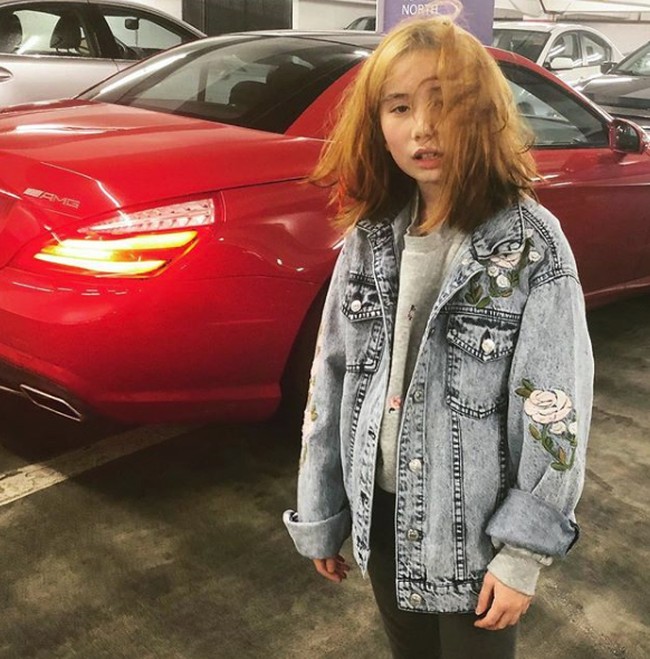 Lil Tay mengatakan jika informasi hoax tersebut muncul karena akunnya diretas. Ia memastikan bahwa berita itu bohong karena pelaku bahkan salah menyebut nama aslinya. Nama resmiku adalah Tay Tian bukan Claire Hope, kata remaja yang menyebut dirinya flexer termuda abad ini. Foto: Instagram