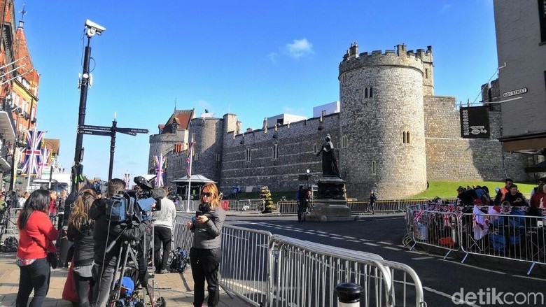 Sibuknya Windsor di H-2 Pernikahan Pangeran Harry-Meghan Markle Sibuknya Windsor di H-2 Pernikahan Pangeran Harry-Meghan Markle