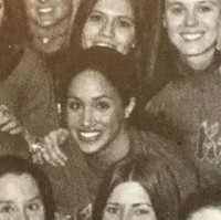 Meghan Markle bersama teman-teman SMA. Ia dikenal sebagai murid yang aktif dan cerdas semasa SMA. (Foto: Istimewa)