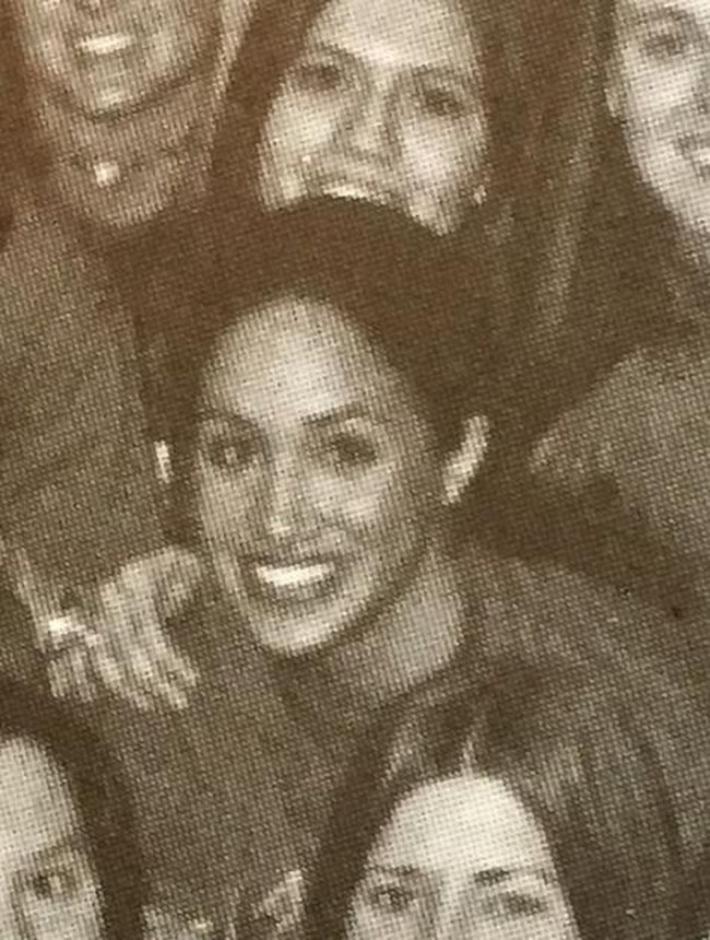 Meghan Markle bersama teman-teman SMA. Ia dikenal sebagai murid yang aktif dan cerdas semasa SMA. (Foto: Istimewa)