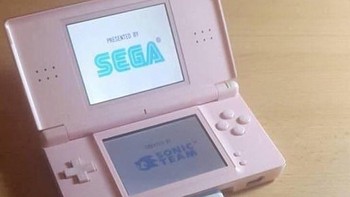 Konsol baru crossover antara Sega dengan PlayStation. (Foto: Twitter/PicturesFoIder)