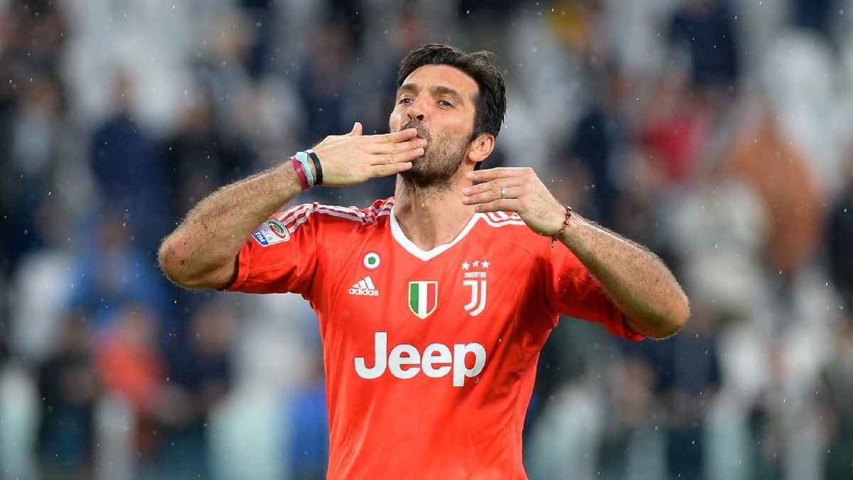 Buffon dikabarkan sudah berada di ambang kepindahan ke PSG (Foto: Massimo Pinca/Reuters)